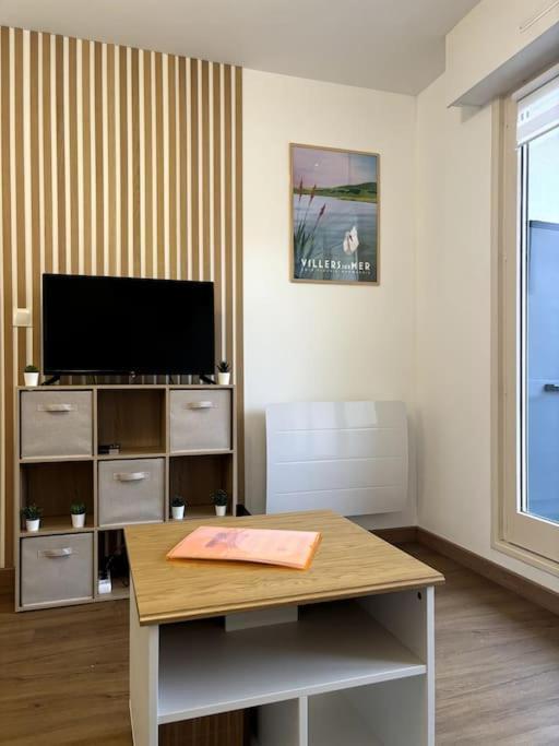 Les Acacias - Cosy - A 10 Min Apartment